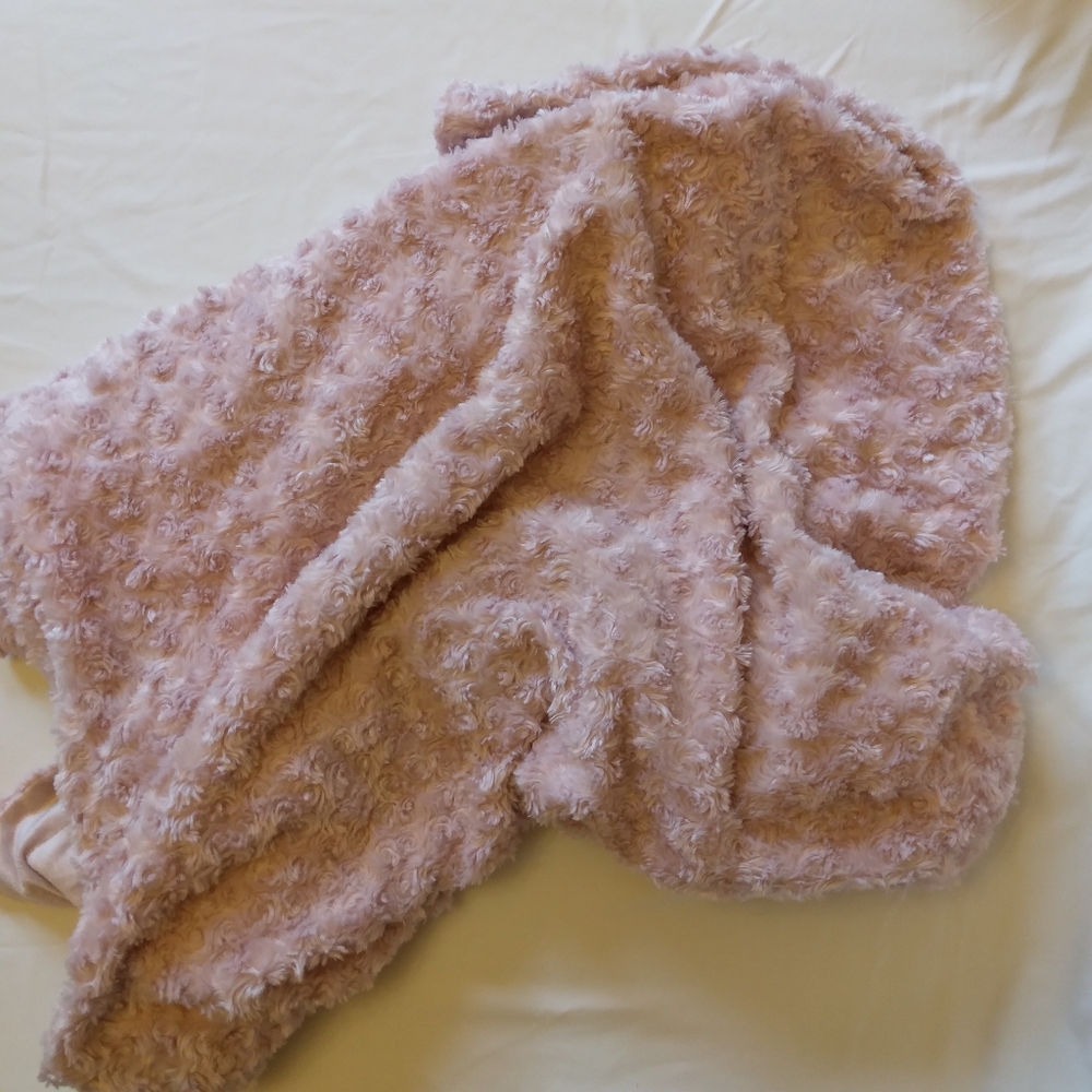 Rose Pattern Throw - Picture 2 of 6